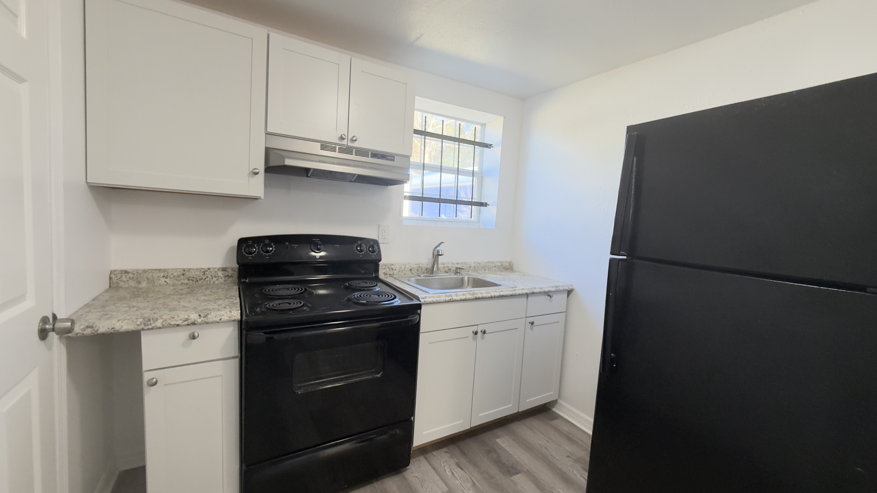 2185 Benedict Rd - 2187